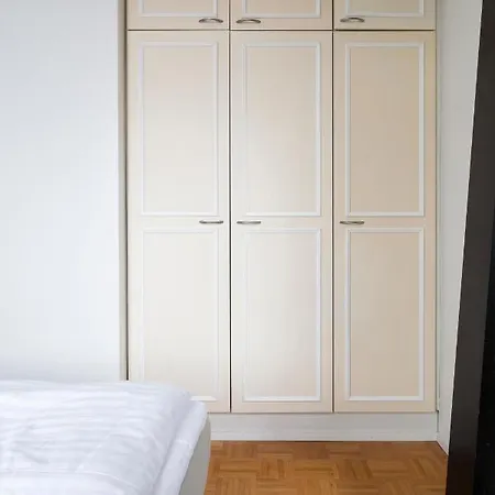 Poista 2ndhomes 1br In City Center Appartement *