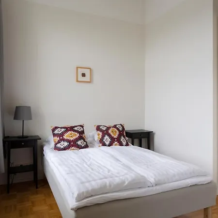 Poista 2ndhomes 1br In City Center Appartement *